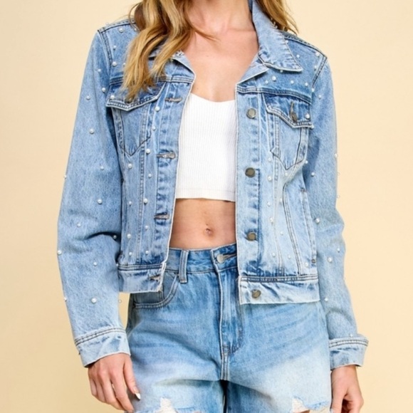 Veveret Jackets & Blazers - Women's Pearl Studded Jean Jacket size S